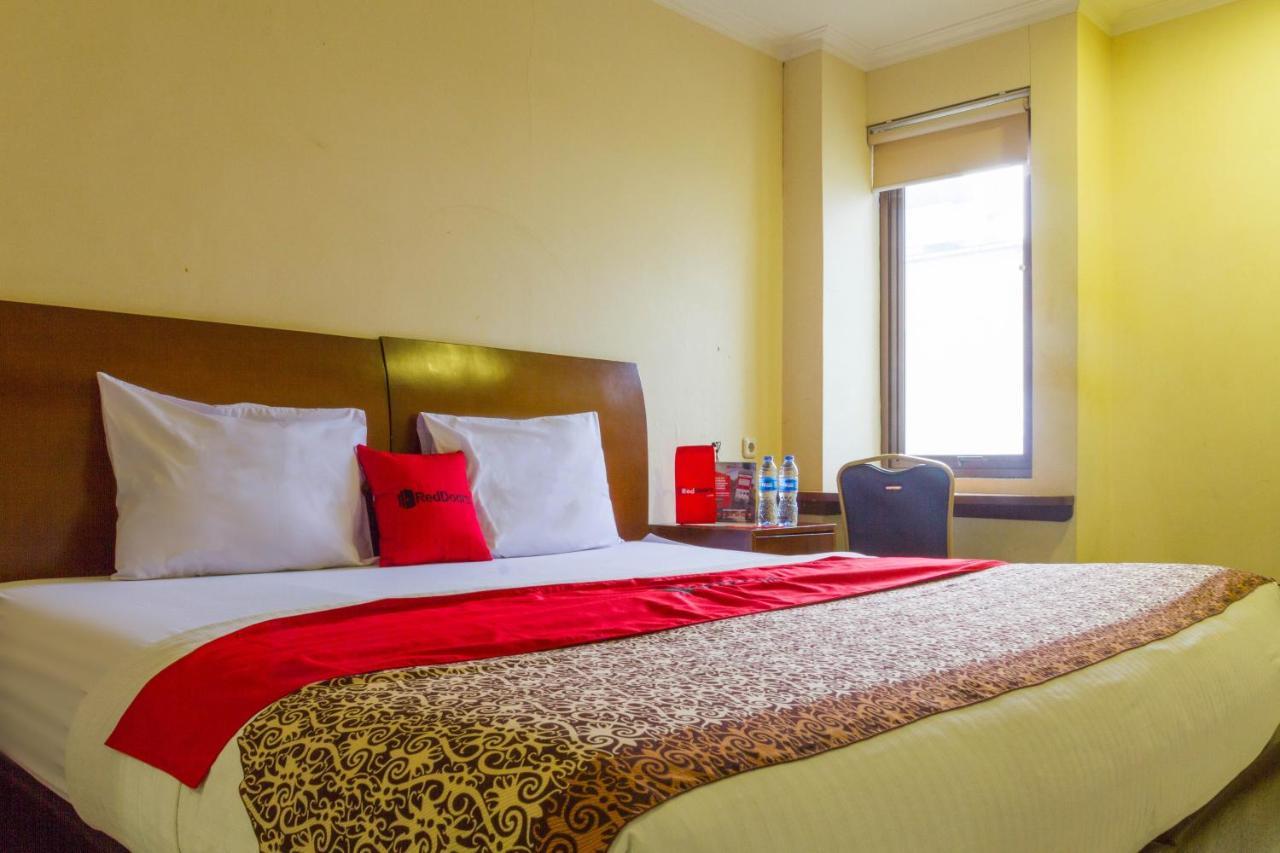 Reddoorz @ Paskal Hyper Square Hotel Bandung Buitenkant foto