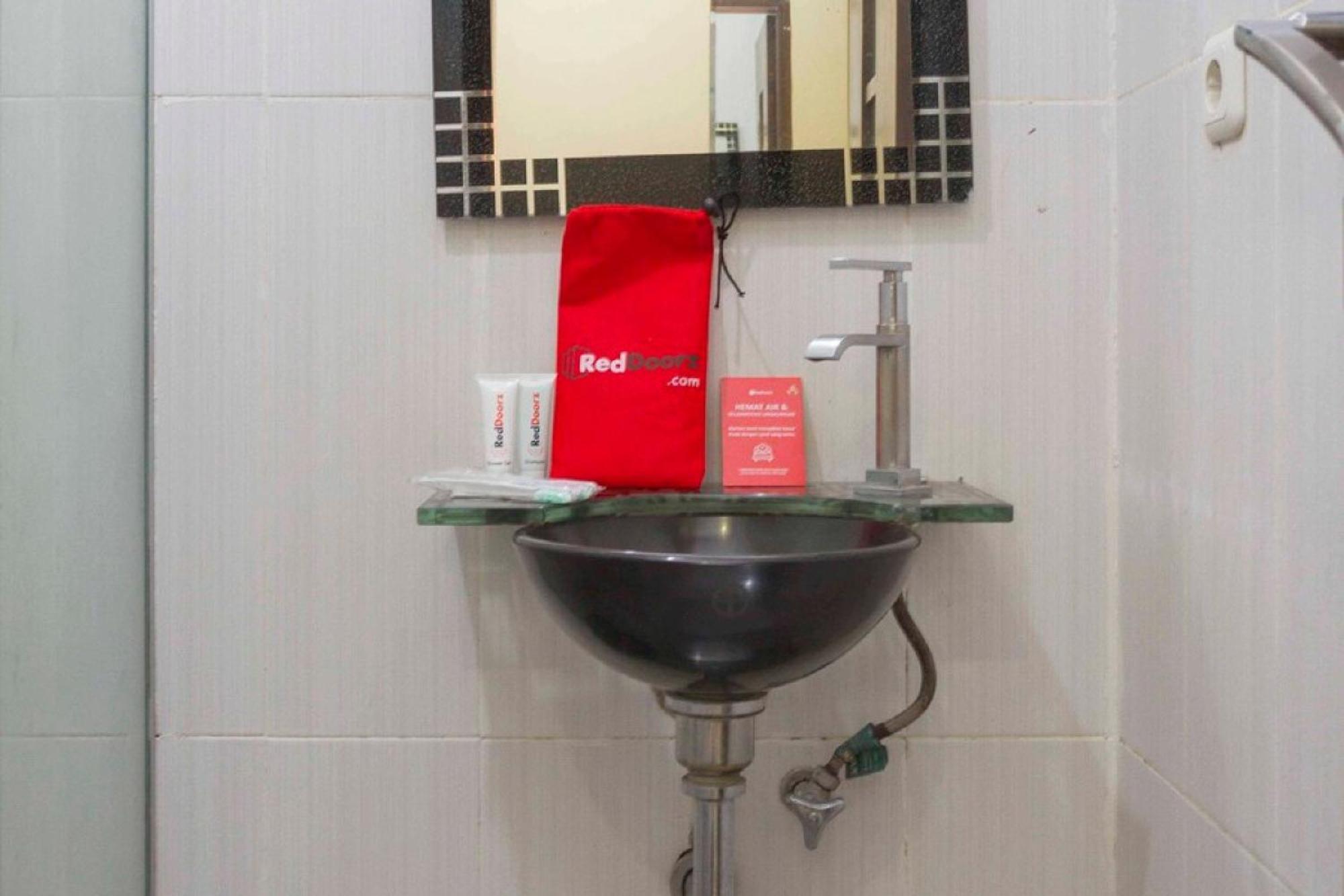 Reddoorz @ Paskal Hyper Square Hotel Bandung Buitenkant foto